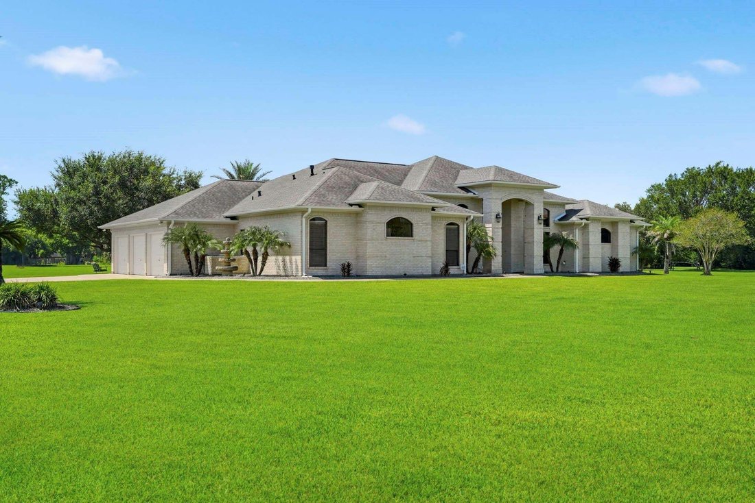 House in Alvin, Texas, United States 2 - 18711624