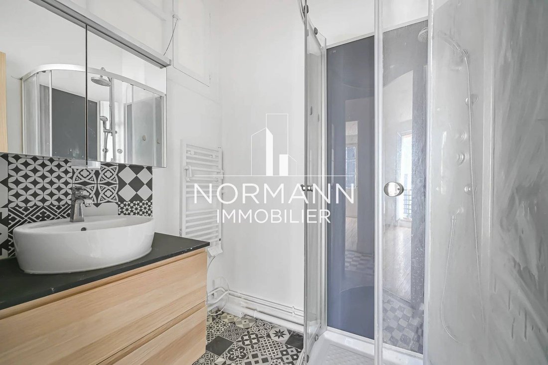 Apartment in Puteaux, Ile-de-France, France 3 - 15869444