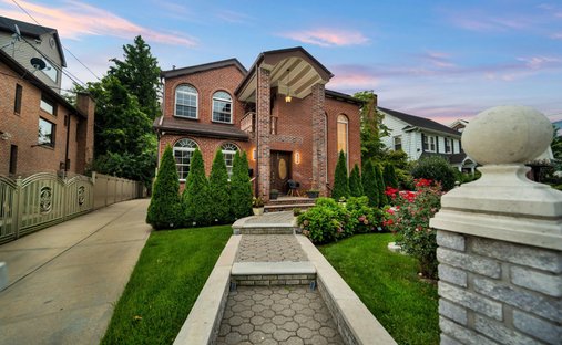 House in New York, New York, United States 1