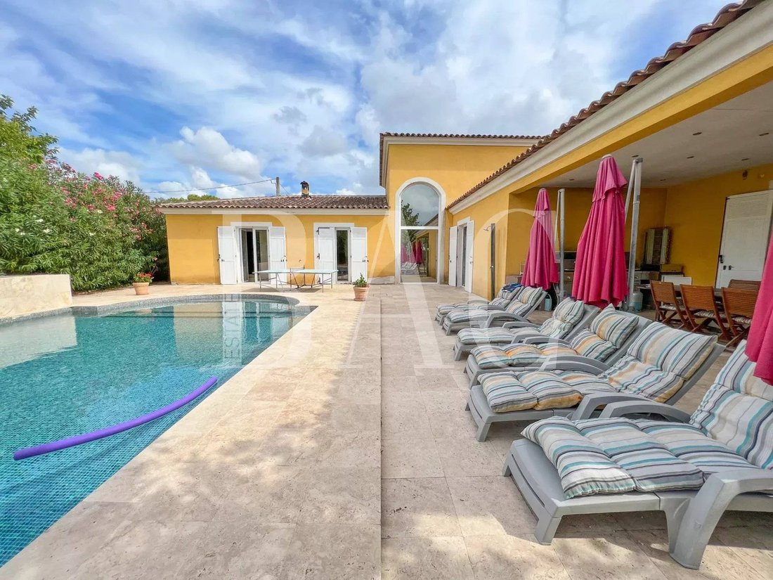Villa in Mougins, Provence-Alpes-Côte d'Azur, France 2 - 15622543