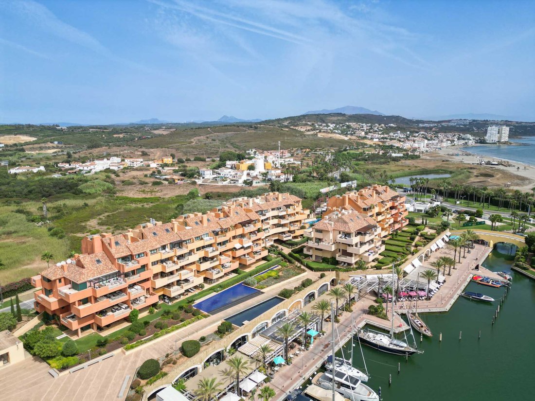 Apartment in Sotogrande, San Roque, Andalusia 1 - 18703644