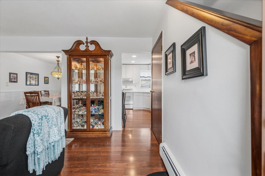 House in Bethpage, New York, United States 4 - 18702716