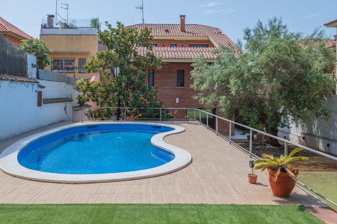 House in Sant Just Desvern, Catalonia, Spain 1 - 18300707