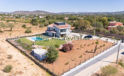 Villa in Loule (Sao Clemente), Algarve, Portugal 1
