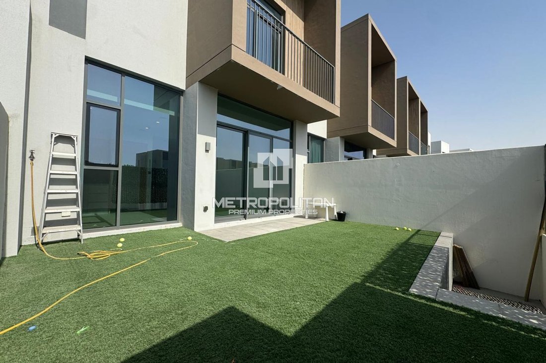 Townhouse in Wadi Al Safa 5, Wadi Al Safa, Dubai 1 - 18704544