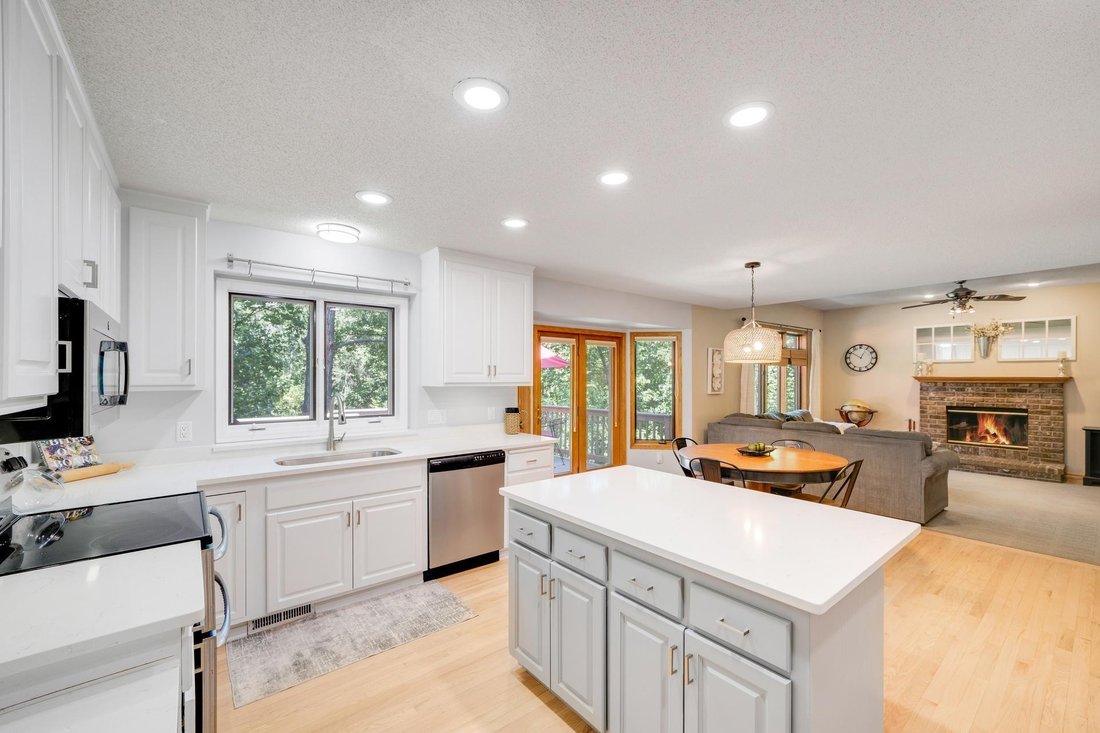 House in Eagan, Minnesota, United States 4 - 18702603