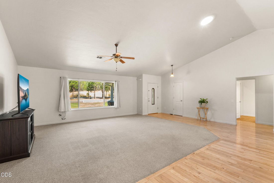 House in Grants Pass, Oregon, United States 5 - 18705113