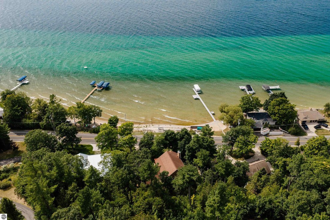 House in Traverse City, Michigan, United States 3 - 18708071