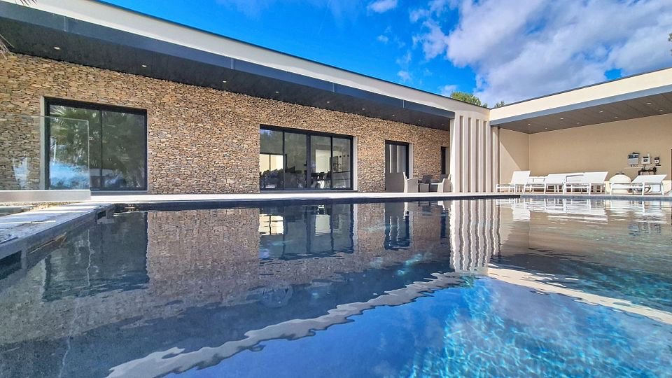 Villa in Garrigues, Nimes, France 2 - 18704564