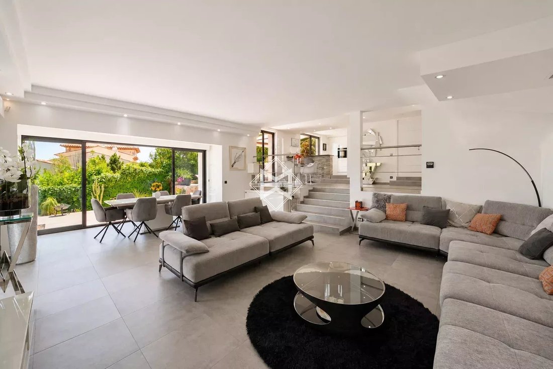 Villa in La Maure-Super Cannes, Vallauris, France 4 - 18714752