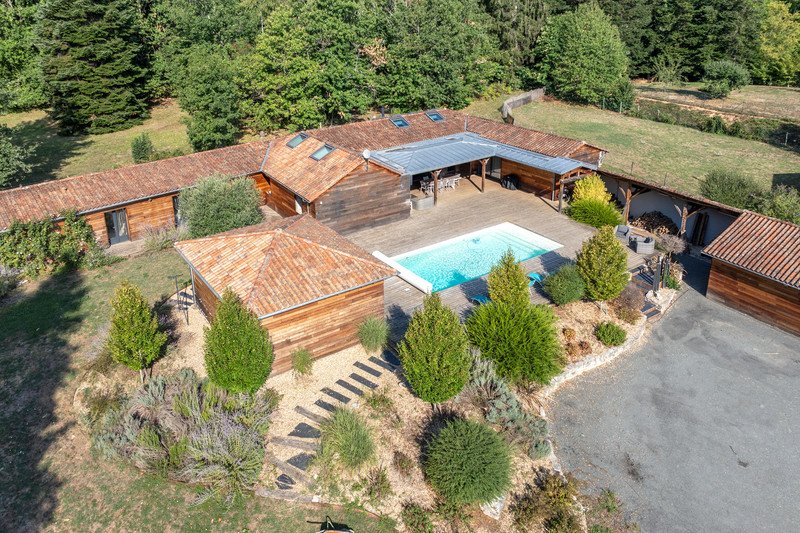 Villa in Antonne-et-Trigonant, Nouvelle-Aquitaine, France 1 - 18709597