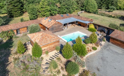 Villa in Antonne-et-Trigonant, Nouvelle-Aquitaine, France 1