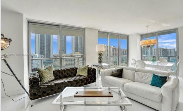 Apartment in Hallandale Beach, Florida, United States 1 - 18710346