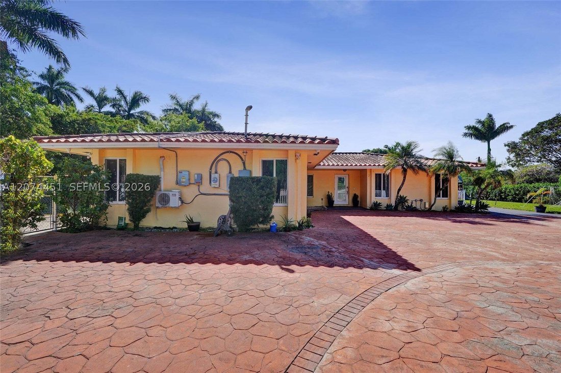 House in Miami, Florida, United States 4 - 18706052