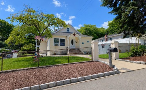 Haus in Farmingville, New York, Vereinigte Staaten 1