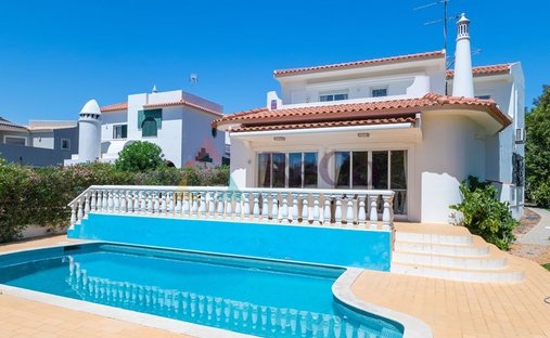 Villa in Quarteira, Algarve, Portugal 1