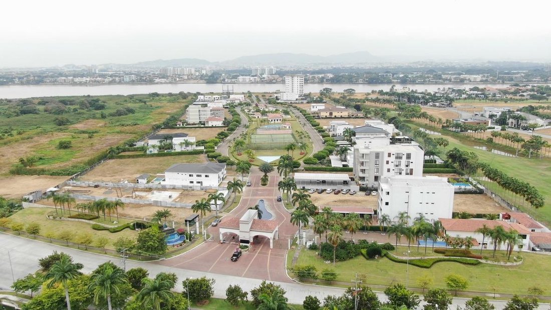 Land in Samborondón, Guayas, Ecuador 2 - 18707082