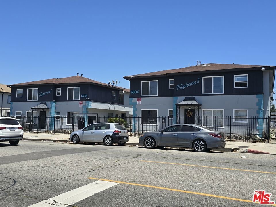 Los Angeles, California, United States 1 - 18705311