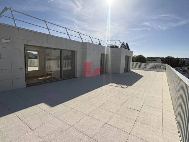 Apartment in Espaces Jeunes, Issy-les-Moulineaux, France 1 - 16329053