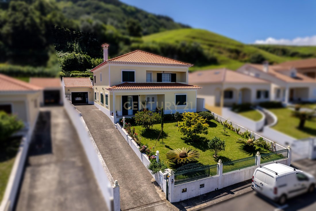 Villa in Maia, Azores, Portugal 1 - 18714068