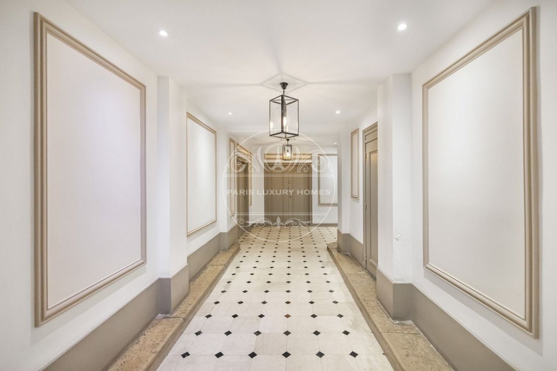 Apartment in Saint Gervais, Paris 4e Arrondissement, Paris 1 - 18709103