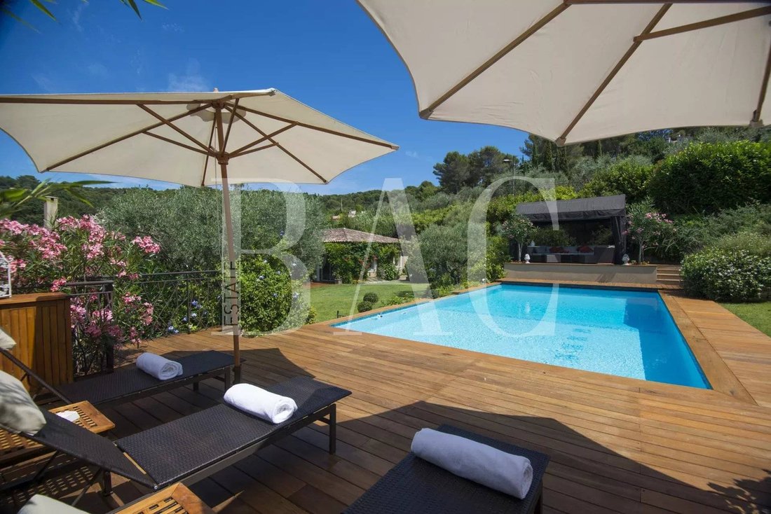 Villa in Mougins, Provence-Alpes-Côte d'Azur, France 1 - 15622497