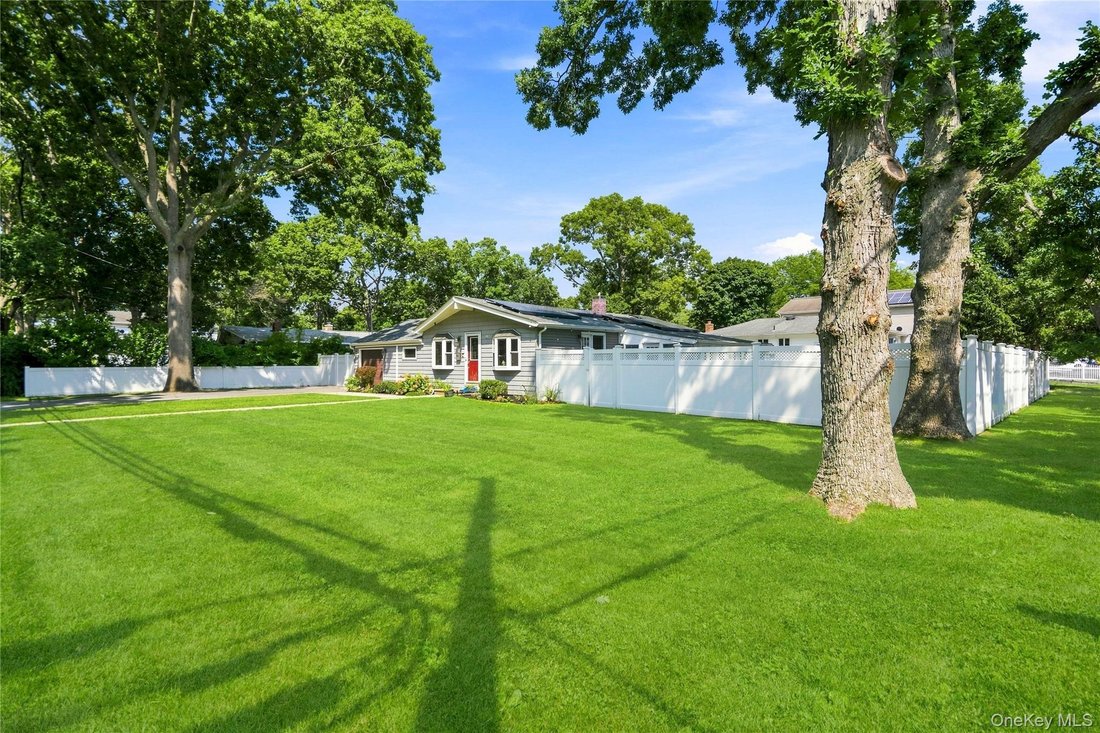 House in West Islip, New York, United States 3 - 18706894