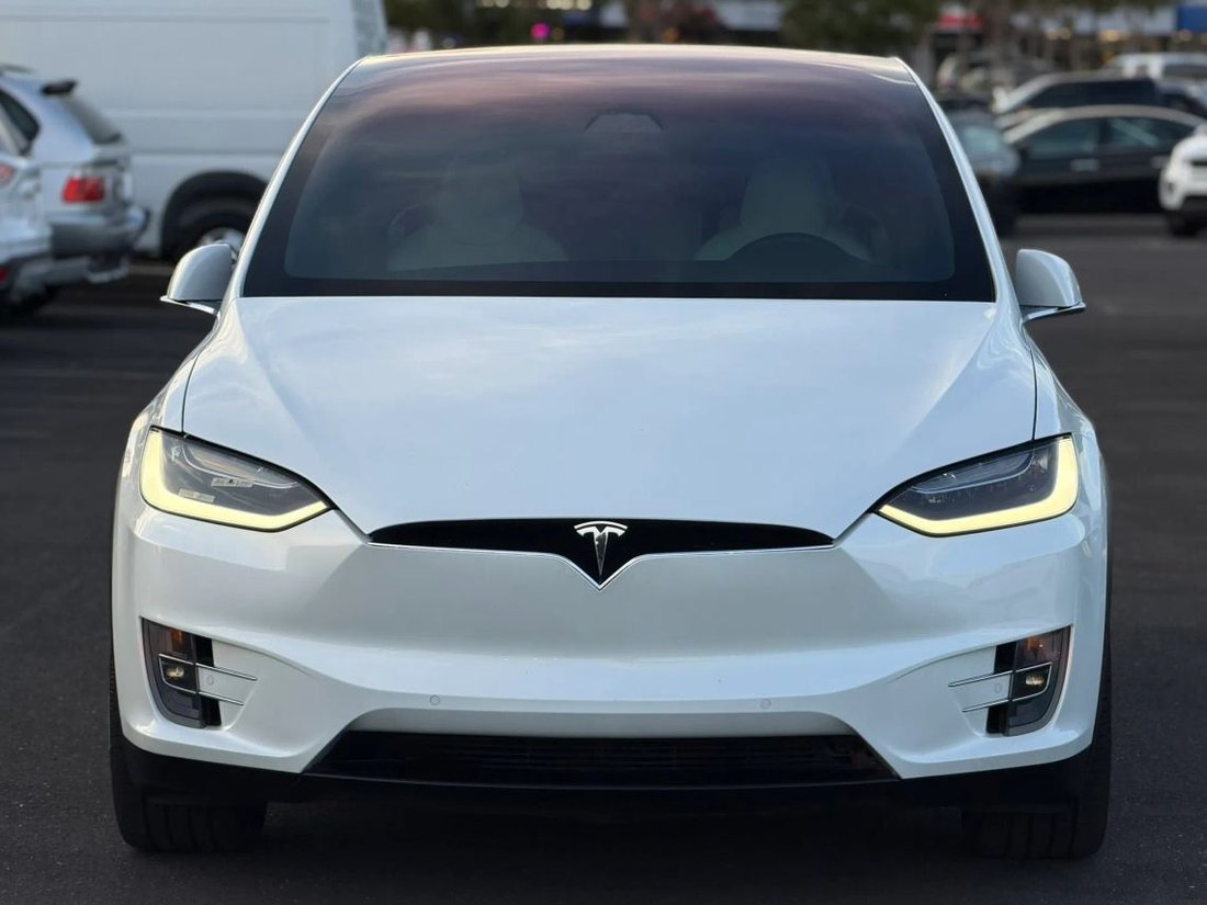 Suv in Sacramento, CA, United States 5 - 18707505