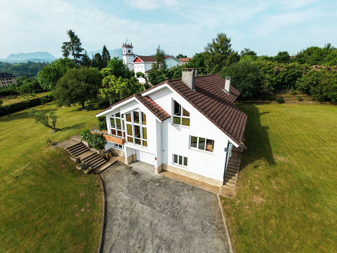 Chalet in Las Campas y San Claudio, Oviedo, Spain 2 - 18704370