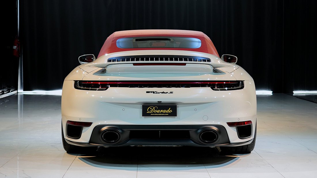Cabriolet in Dubai, United Arab Emirates 5 - 18712824