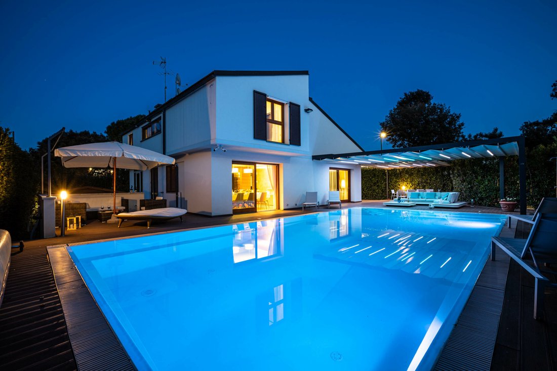 Villa in Tirrenia, Pisa, Italy 1 - 18713556