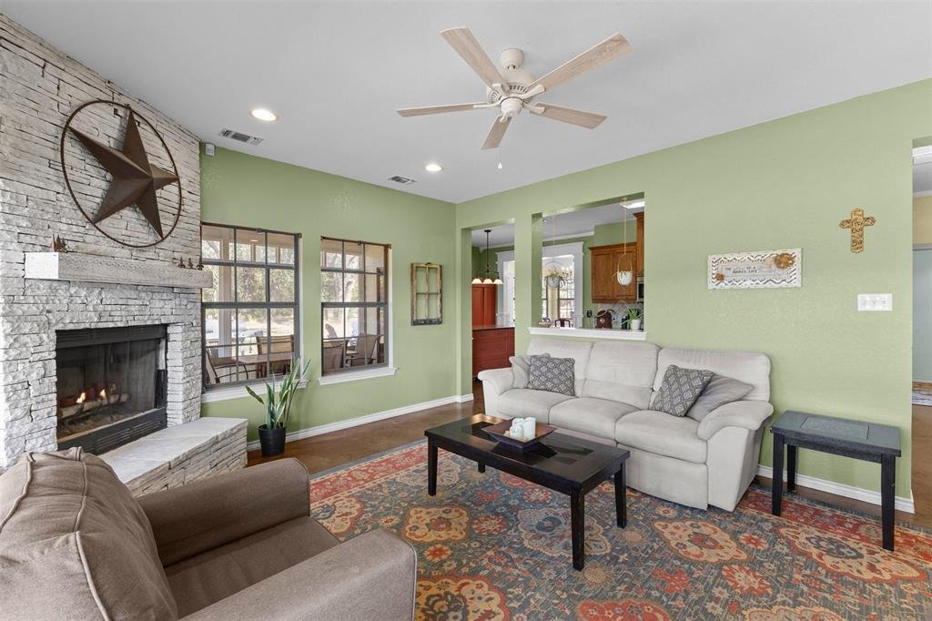 House in Granbury, Texas, United States 3 - 18710269