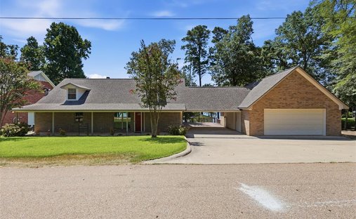 House in Pittsburg, Texas, United States 1