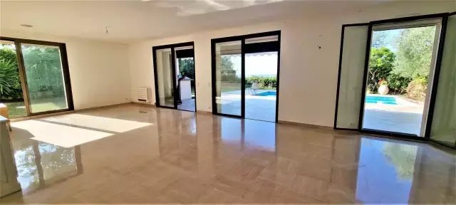 Villa in Route de Grasse, Villeneuve-Loubet, France 3 - 15663894