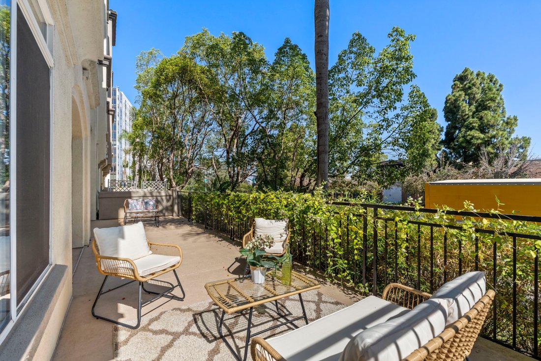 Condo in San Diego, California, United States 4 - 18709069