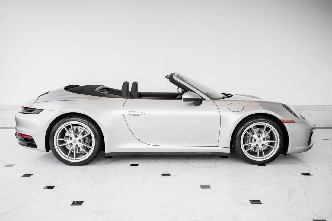 Cabriolet in Opa Locka, FL, United States 4 - 18710741
