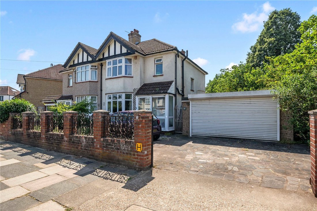 House in Berrylands, Royal Borough of Kingston upon Thames, England 1 - 18704004