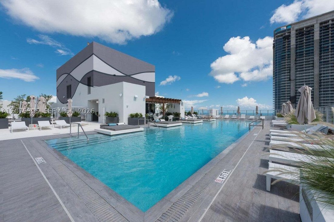 Condo in Miami, Florida, United States 2 - 18706032