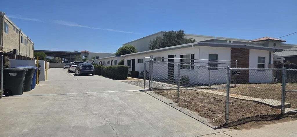 El Cajon, California, United States 1 - 18705871