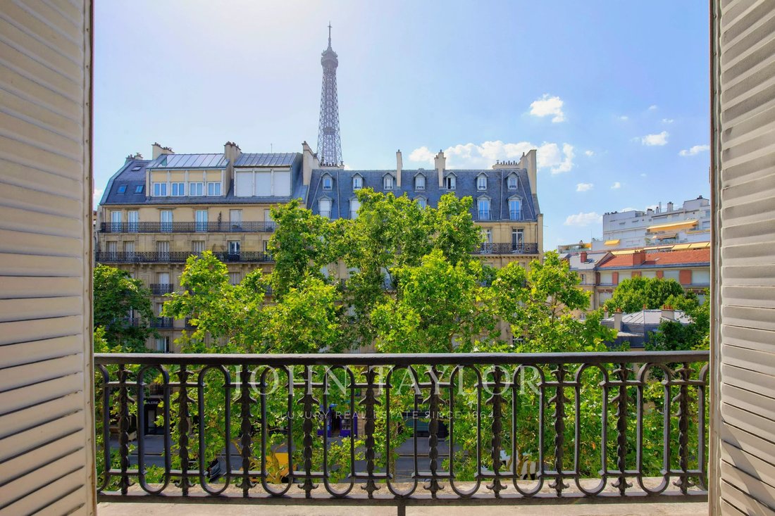 Apartment in Gros Caillou, Paris 7e Arrondissement, Paris 4 - 18714843
