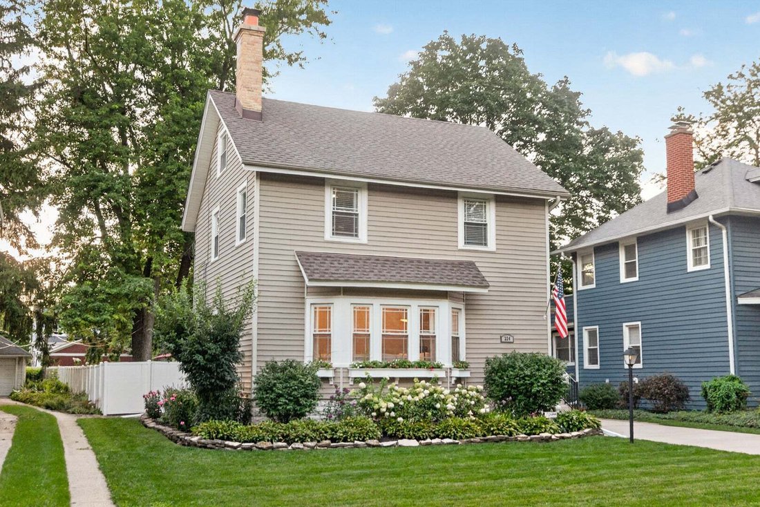 House in Elmhurst, Illinois, United States 3 - 18703681