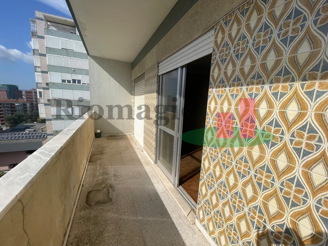 Apartment in Sao Domingos de Benfica, Lisbon, Portugal 1 - 18710848