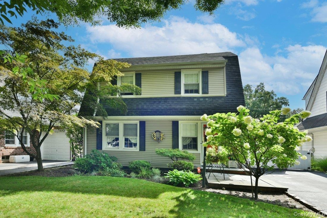 House in Garden City, New York, United States 1 - 18706878