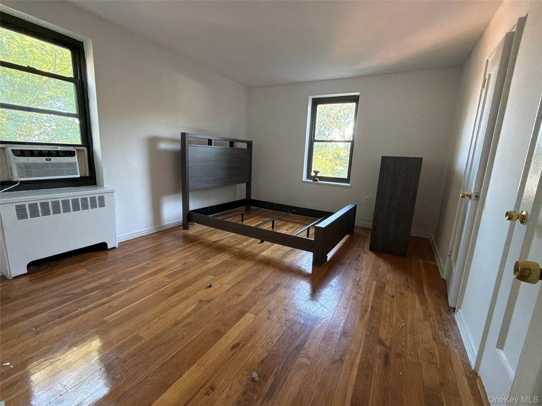 Great Neck, New York, United States 3 - 18706902