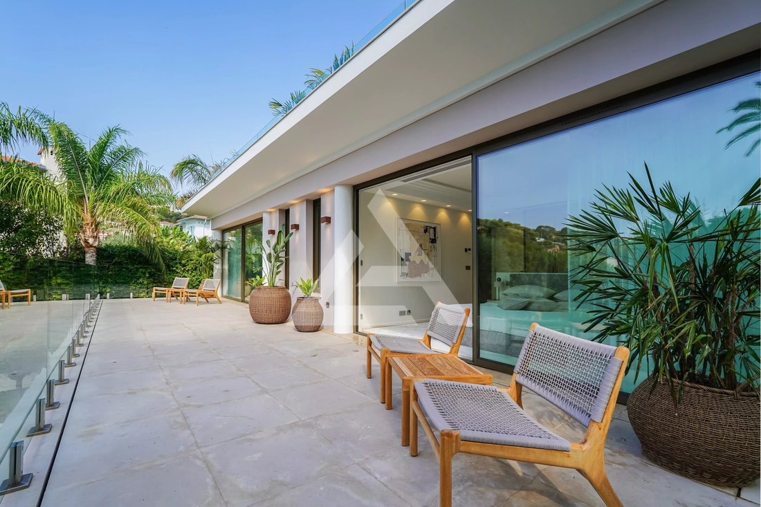 Villa in Saint-Jean-Cap-Ferrat, Provence-Alpes-Côte d'Azur, France 3 - 18704490