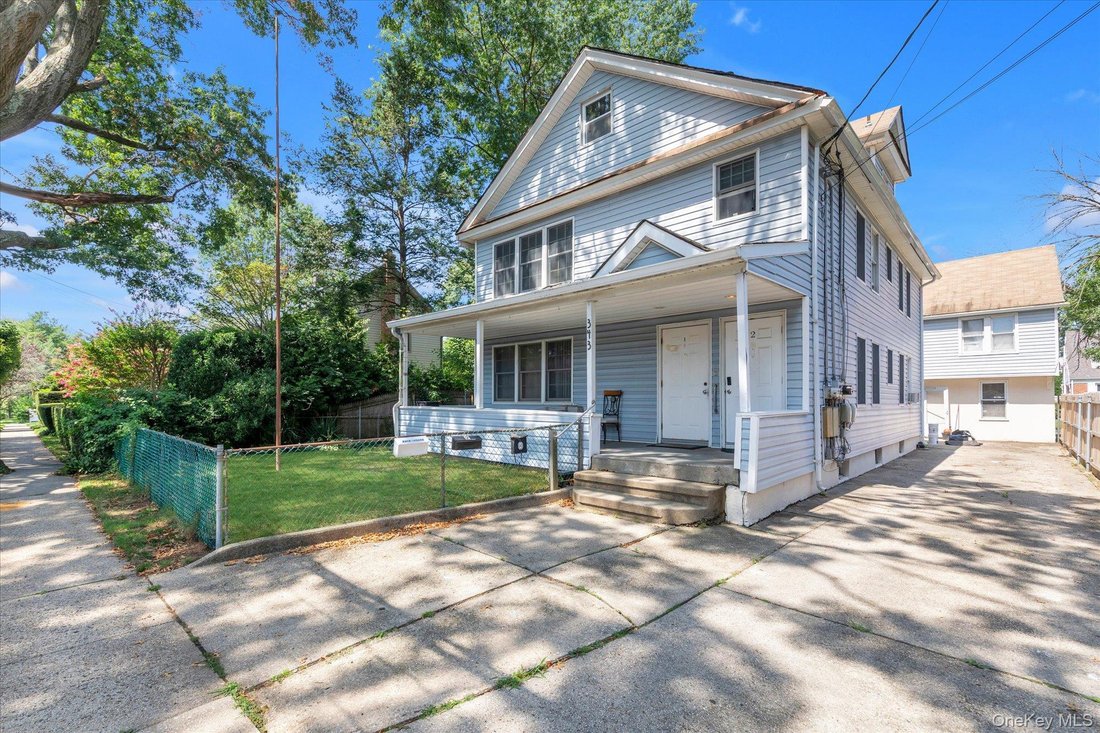Carle Place, New York, United States 1 - 18706874