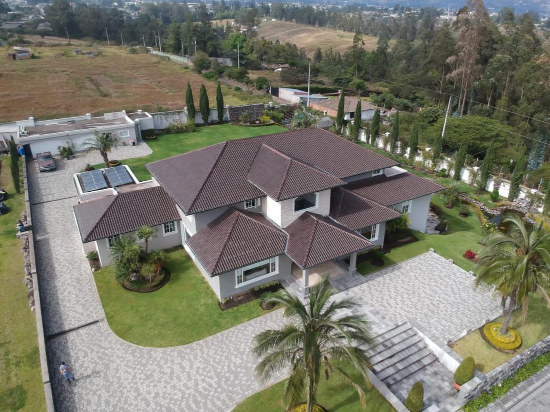 House in Quito, Pichincha, Ecuador 1 - 18713614