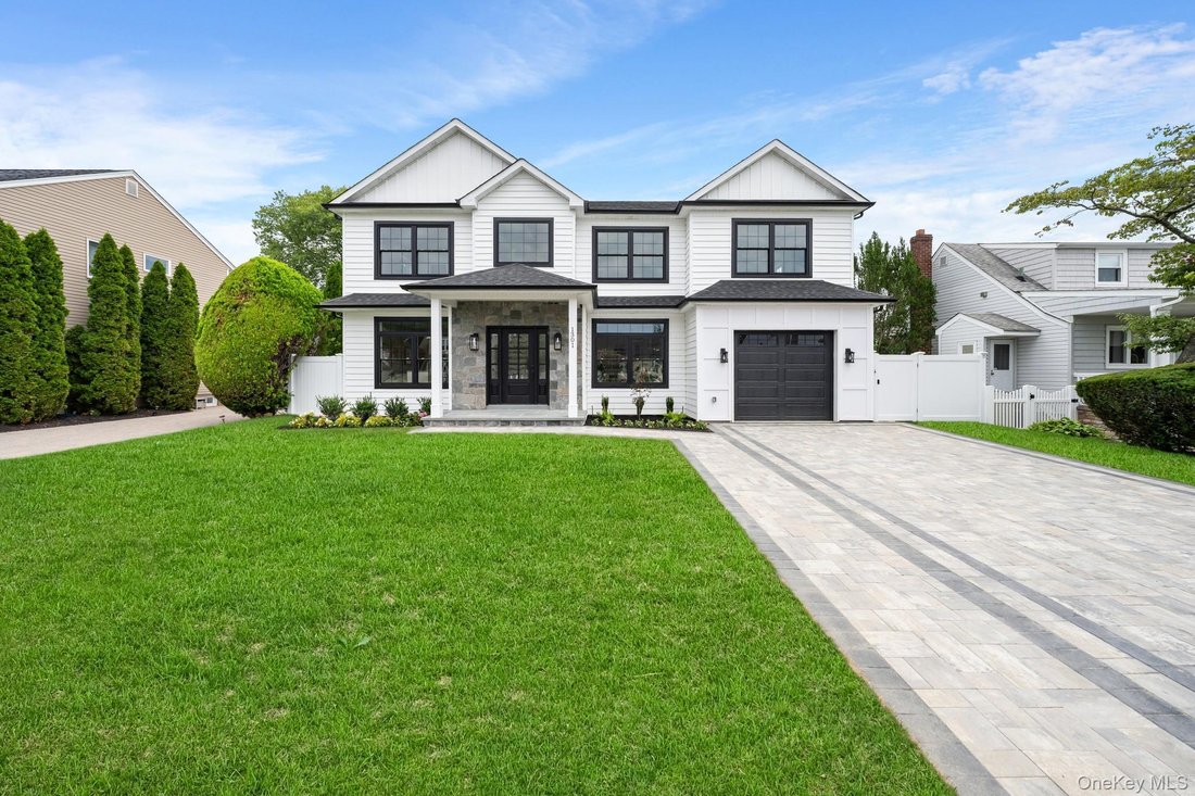 House in Wantagh, New York, United States 3 - 18704795