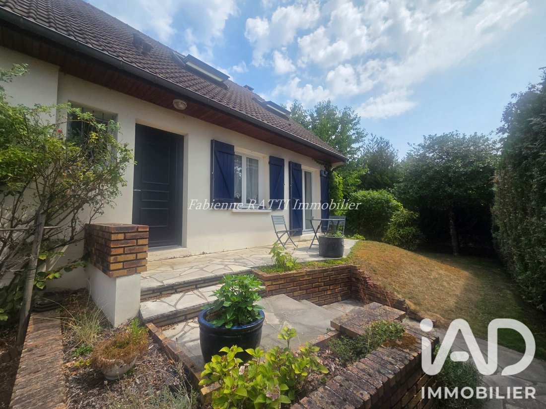House in Les Champs Guillaume, Cormeilles-en-Parisis, France 2 - 18713779