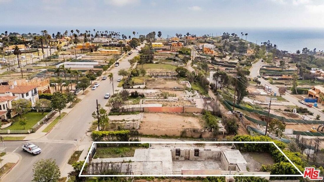 Land in Los Angeles, California, United States 2 - 18703777